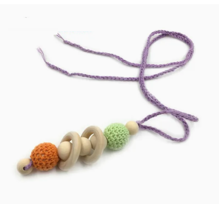  Custom Safe Wooden Organic Heart Teether Hand Crochet Cotton Wood Teething Beads Chain Toys 