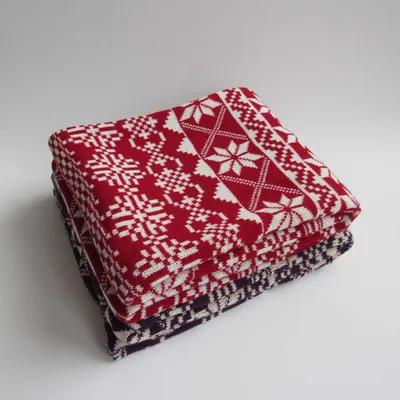 Christmas Acrylic Jacquard Knit Yarn Throw - Red Decor Blanket for Festive Warmth