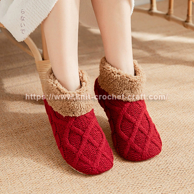 Cozy Winter Non-Slip Knitted House Socks – Warm & Safe for Home. Size 36-42, made of acrylic yarn